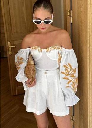 Романтичная блузка-топ с вышивкой