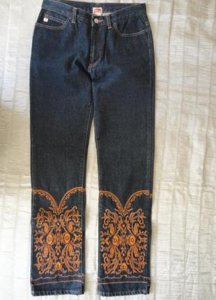 Стильные джинсы с вышивкой  miss sixty