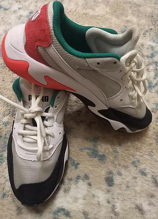 Продам кроссовки