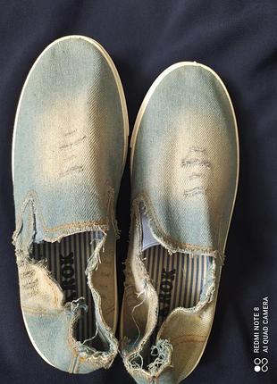 Мокасины женские джинсовые голубые, с потертостями и разрезами
