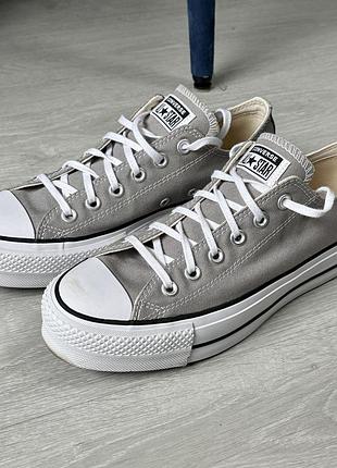 Оригінальні кеди converse на платформі