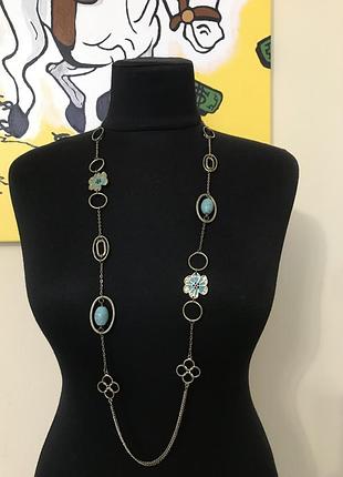 Довгий сотуар з