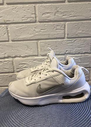 Кроссовки nike