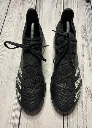 Сороконожки adidas predator 2
