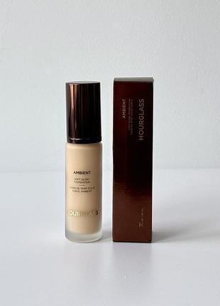 Тональна основа зволожуючий тональний крем тоналка shade 3 hourglass ambient soft glow foundation