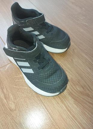 Кроссовки adidas