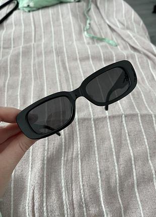 Сонцезахисні окуляри