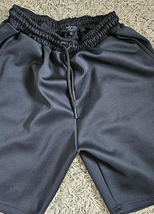 Чоловічі шорти чорні