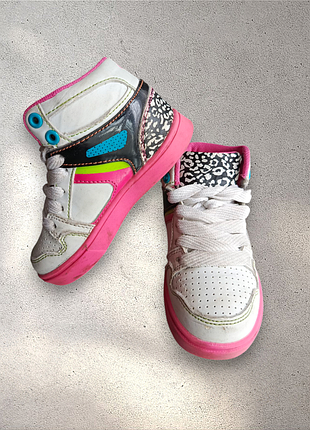 Кросівки дитячі young dimension 24 на шнурівці