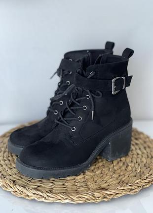 Черевики ботильйони замшеві new look