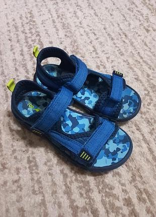 Літні сандалії, босоніжки пінки