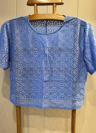 Футболка в наявності.