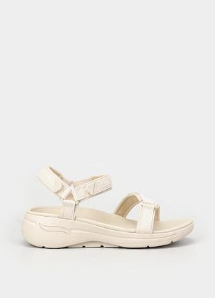Оригінальні жіночі сандалії skechers / сандалії бежевого кольору