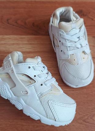 Оригінальні nike jordan huarache  р23.5  довжина устілки по факту 14см