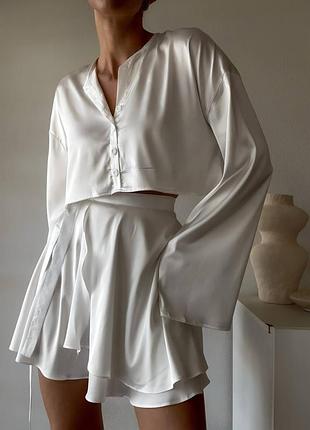 Современный женский костюм