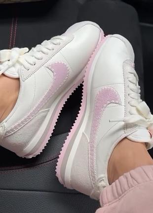 Жіночі кросівки nike cortez, розмір 8 (39), викуповувались з офіційного сайту.
