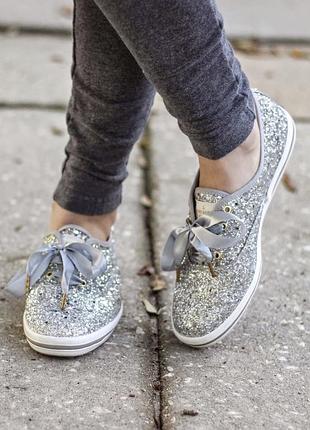 Кеди з паєтками