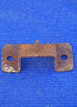 Направляющая замка багажника ваз 2102 2104 2121 нива