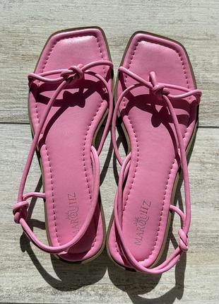 Босоніжки жіночі рожеві