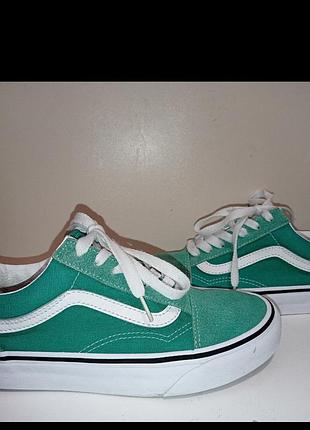 Брендові шкіряні кросівки vans.