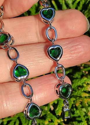Браслет зеленими сердечками 925