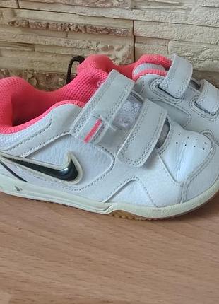 Детские кроссовки