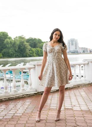Сукня з квітами
