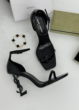 Открытые босоножки на каблуке лоран
