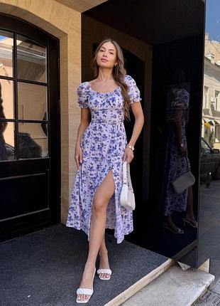 Платье с разрезом