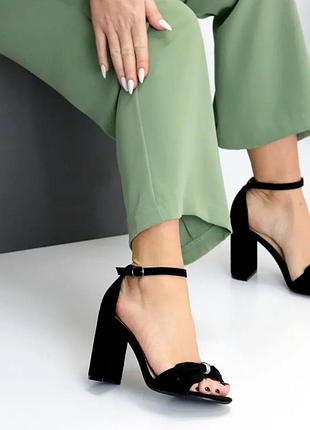 Стильные босоножки