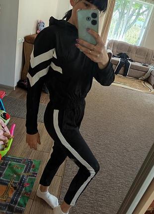 Стильний зручний костюм