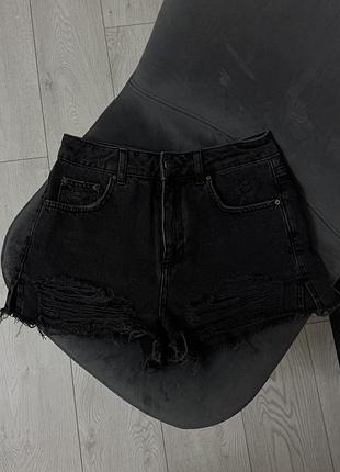 Жіночі чорні джинсові шорти