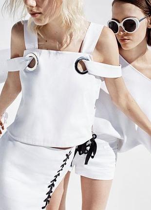 Топ с люверсами zara white top with metal rings and side vents - m