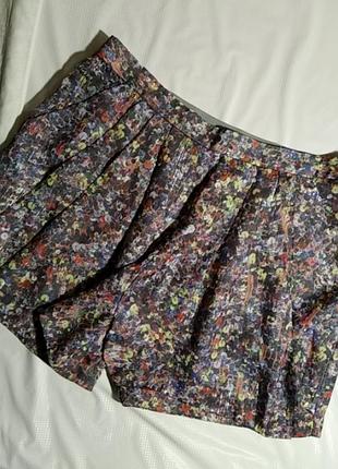 Красивые шортики dkny jeans с люрексом, складками и четырьмя карманами