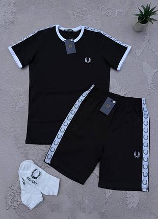 Комплект fred perry: футболка з лампасами, шорти та 2 пари шкарпеток у подарунок