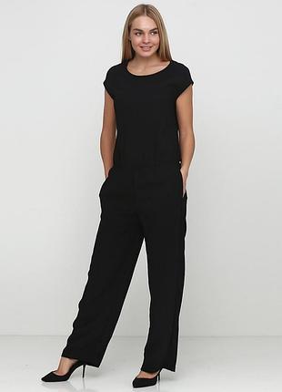Жіночий комбінезон зі штанами та коротким рукавом чорного кольору з костюмної тканини esmara