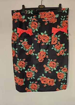 Юбка миди в цветах юбка мыды в цветах а-силуэта #lindy bop черно-красная с цветочным принтом роз,# большая британия