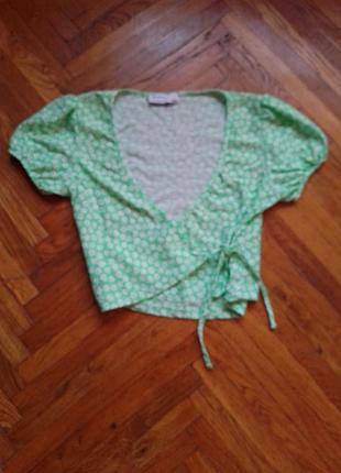 Топ кроп топ блуза женская на завязках от bershka в идеальном состоянии