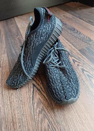 Жіночі кросівки