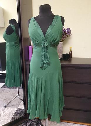 Красивое платье из натурального шелка