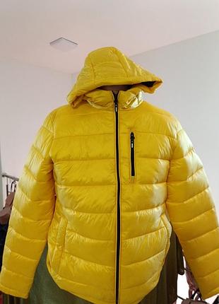 Куртка чоловіча жовтого кольору, матеріал: 100% поліамід