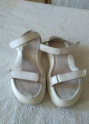 Босоножки женские