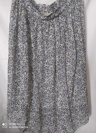 Легка спідниця на спекотне літо, має підкладку, задня частина поясу на широкій резинці