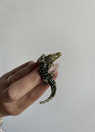 Металева брошка смарагдовий крокодил