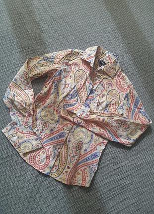 Стильная хлопковая рубашка с принтом пейсли от американского бренда