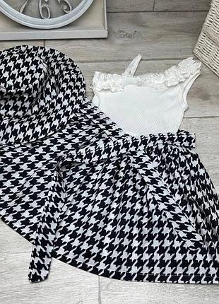 Нарядна сукня з капелюхом