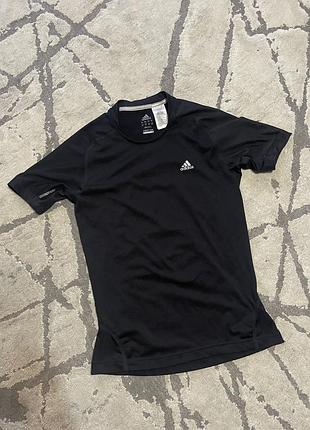 Футболка adidas