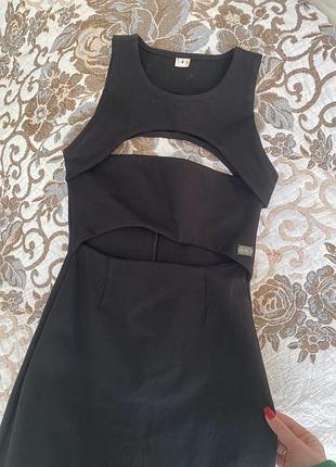 Сукня обтяжена ,ідеальної якості