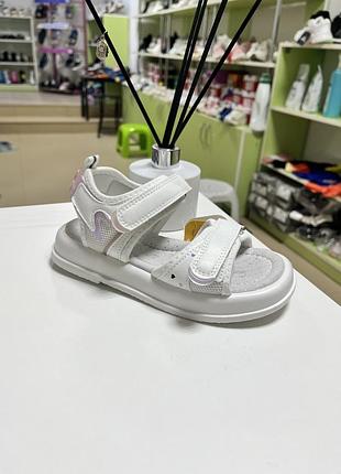 Босоніжки для дівчаток