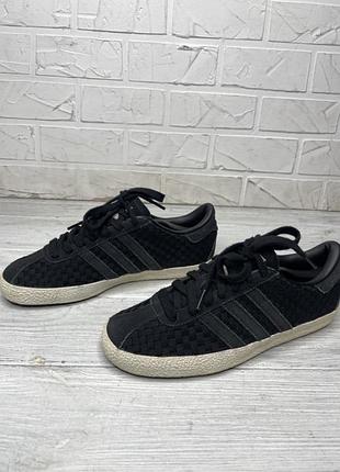 Кросівки adidas